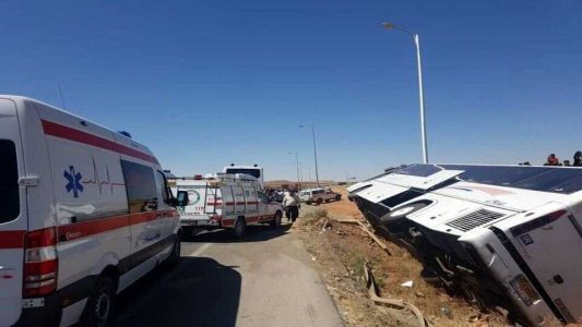 واژگونی اتوبوس مسافربری در موته اصفهان 11 مصدوم داشت