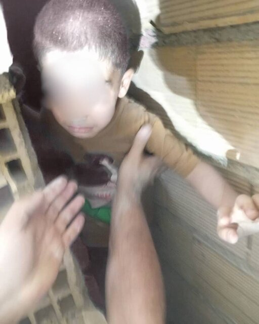 ساختمان | کودک سقوط کودک ۵ ساله به درز انقطاع بین دو ساختمان در خیابان ابوذر