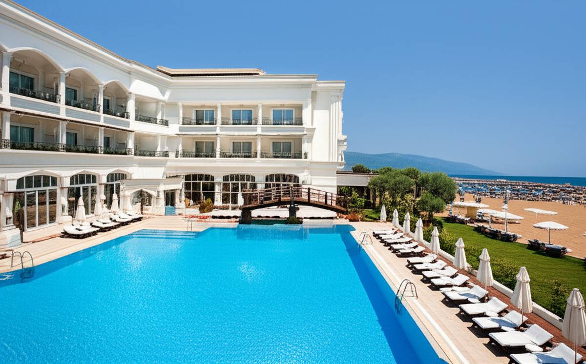 امکانات هتل فور آنتالیا - راهنمای جامع برای اقامتی لوکس